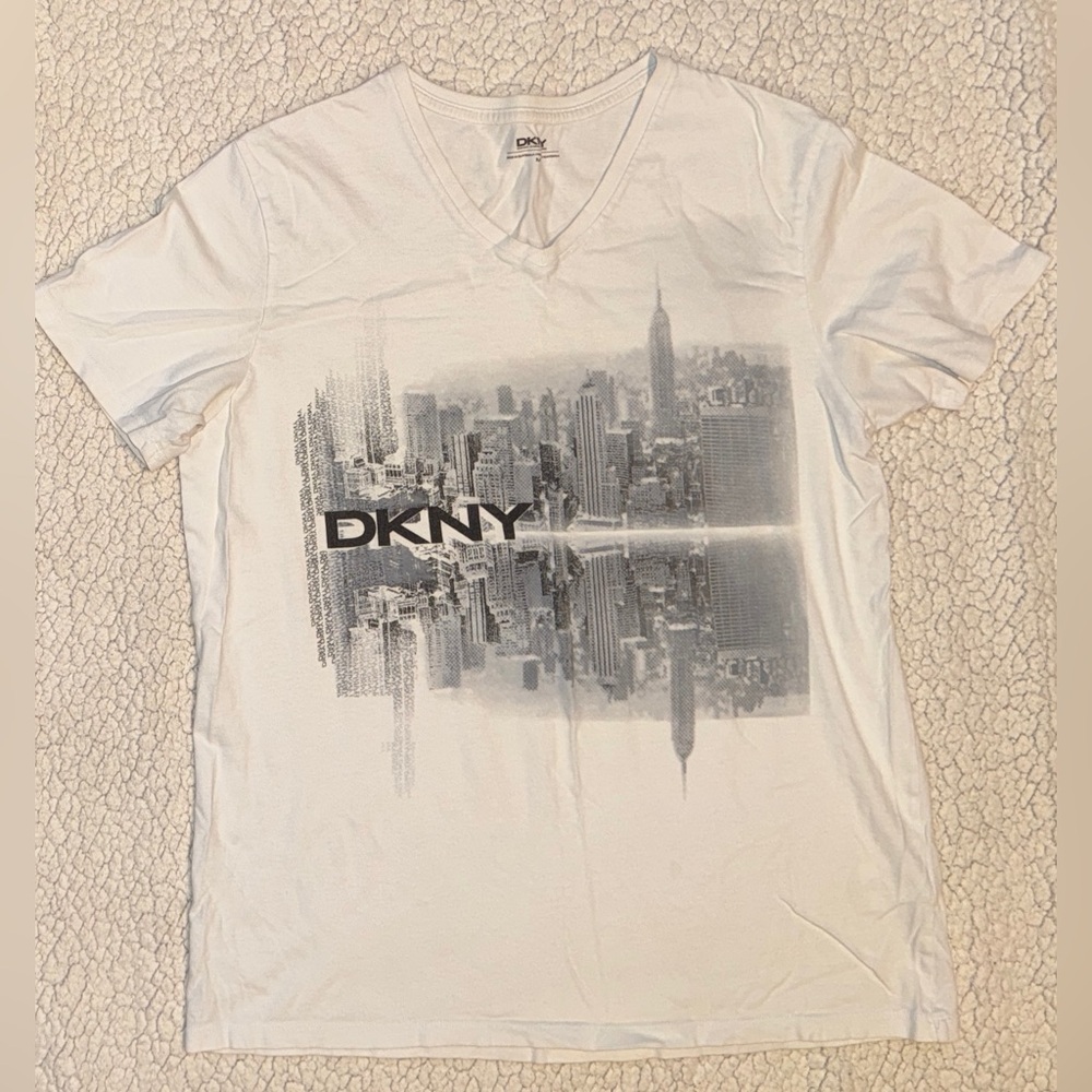 Vintage DKNY Donna Karan New York City Scape Skyline White T Shirt Grunge Medium